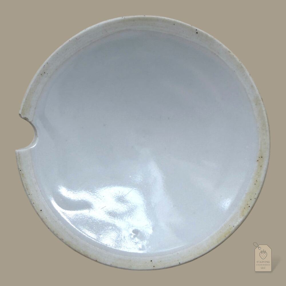 Jingdezhen-Marked Porcelain Lidded Cup | White with Red Calligraphy - Picture 6 of 9